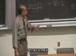 耶鲁公开课中出现牛顿等的视频截图